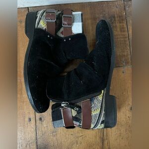 Desigual black velvet boots with  patterned backs US 7.5